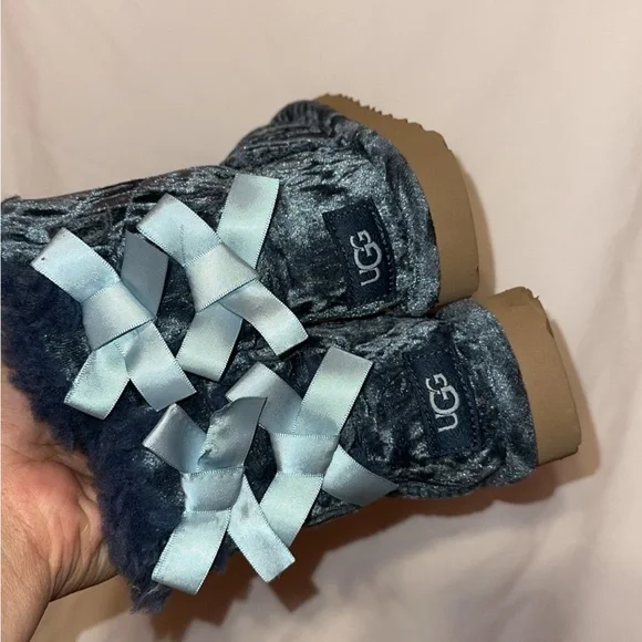 Infant uggs - Picture 1 of 2